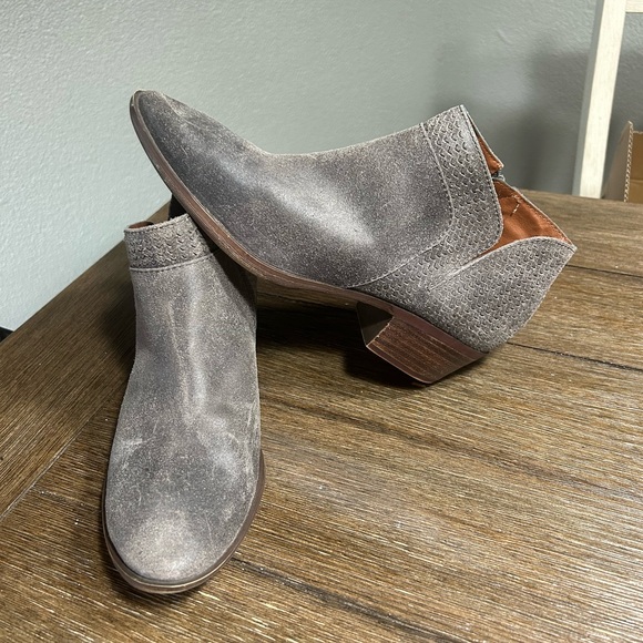 Lucky Brand Brinkley suede leather laser cut size 9 - Picture 2 of 12